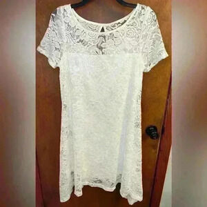 Roz & Ali Women’s white lace dress size small